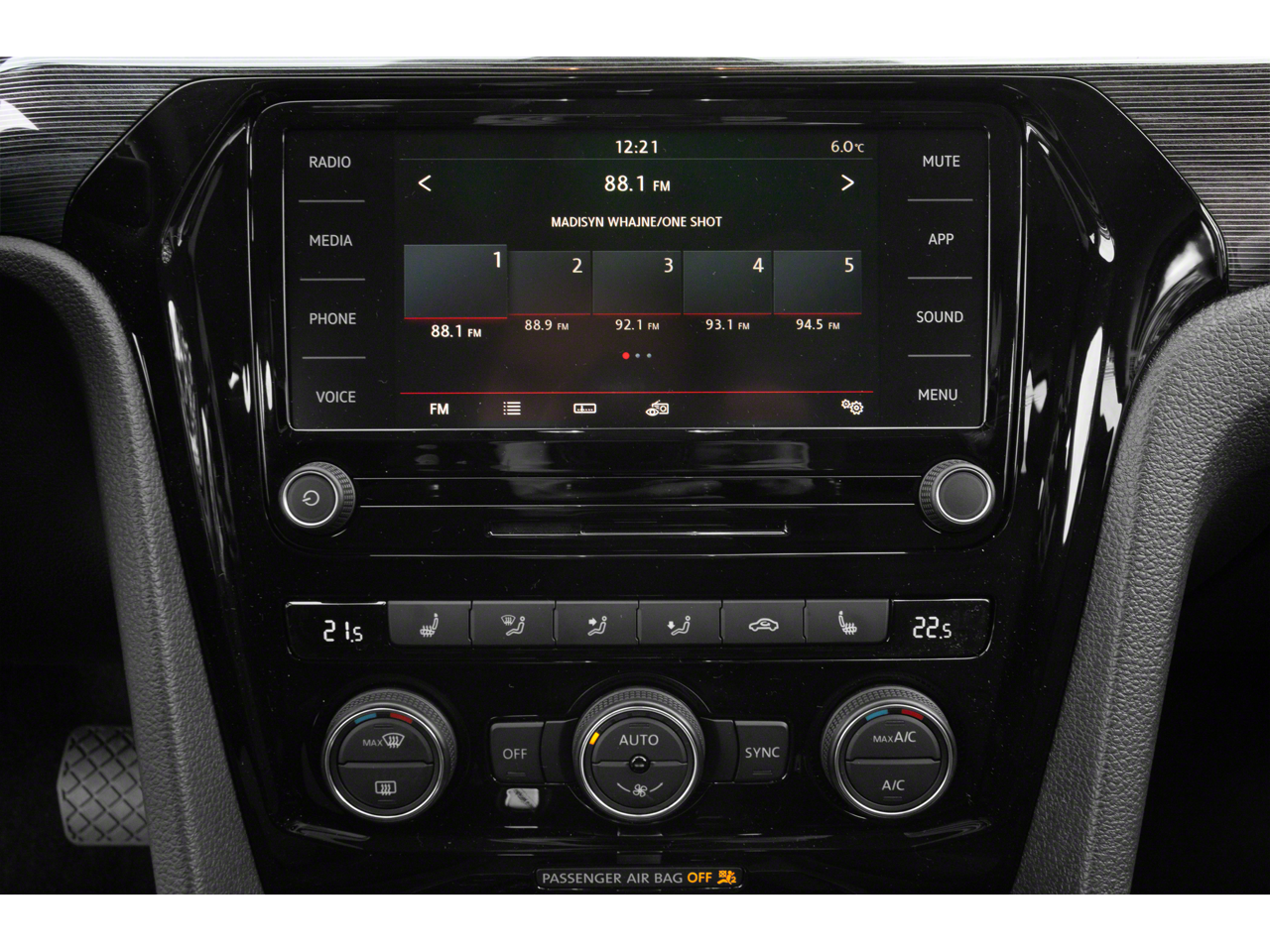 2022 Volkswagen Passat Base