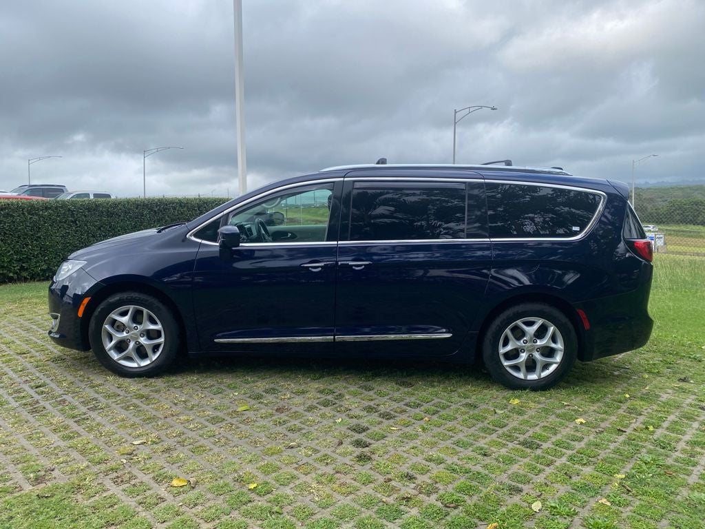 2017 Chrysler Pacifica Touring L Plus
