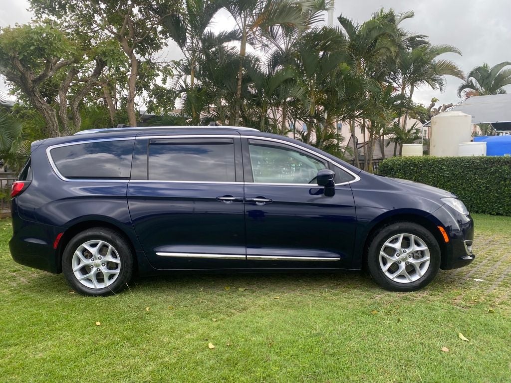2017 Chrysler Pacifica Touring L Plus