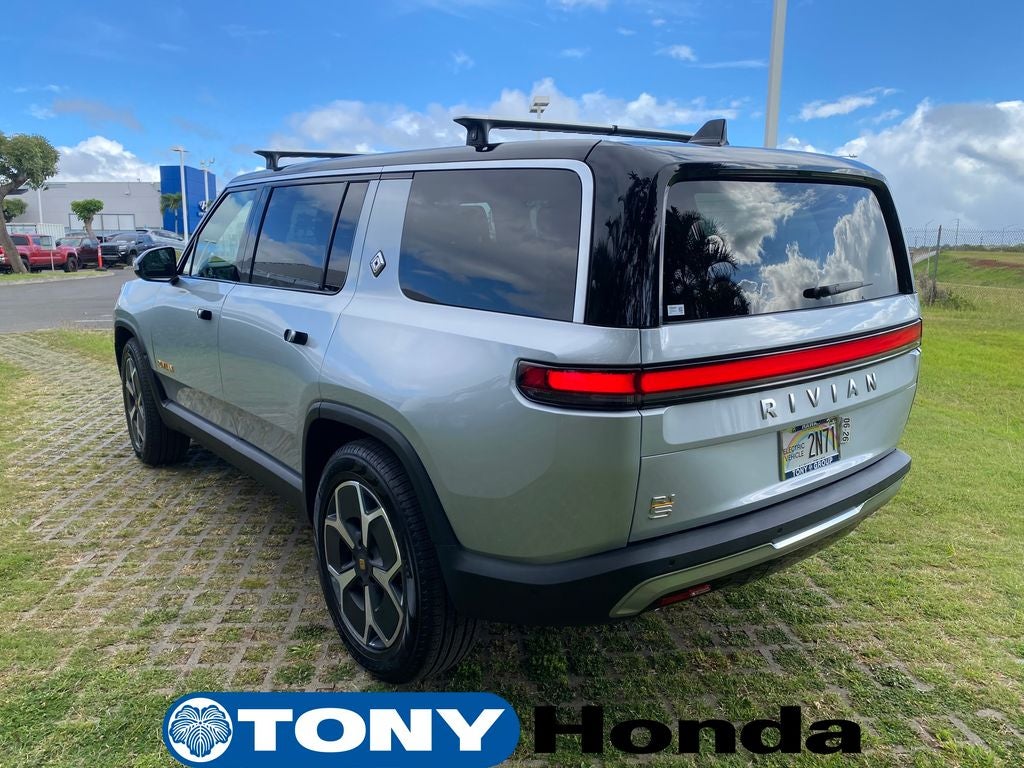 2024 Rivian R1S Adventure