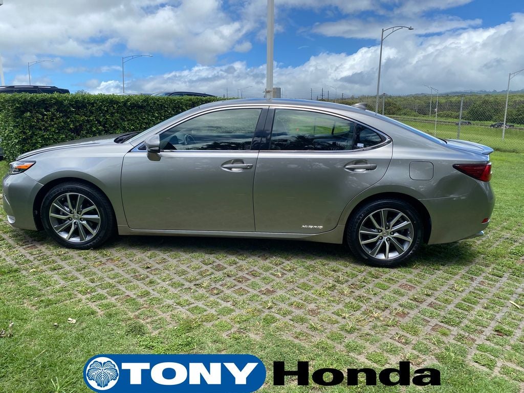 2016 Lexus ES 300h