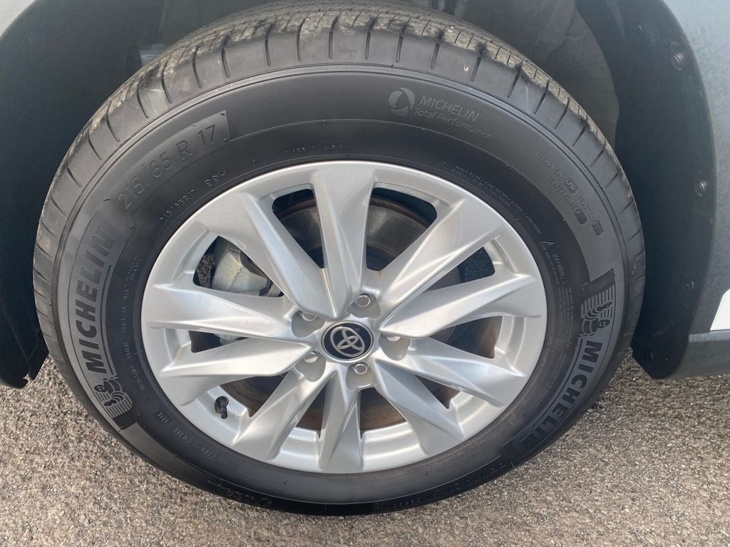 2025 Toyota Corolla Cross LE