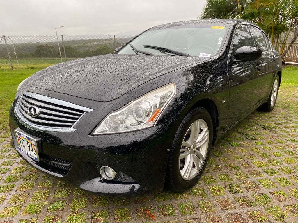 2015 INFINITI Q40 Base