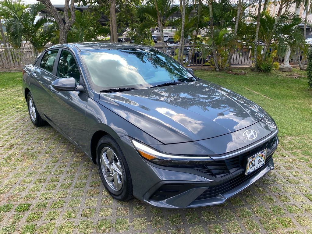 2025 Hyundai Elantra SE