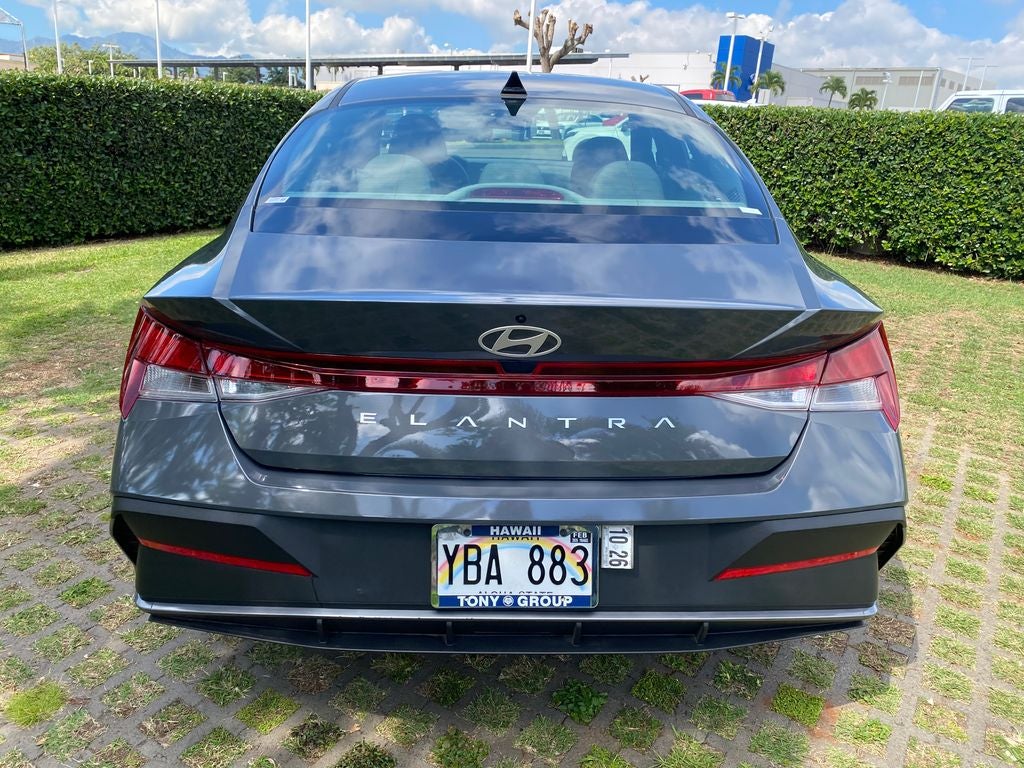 2025 Hyundai Elantra SE