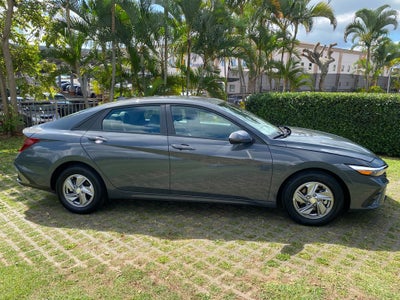 2025 Hyundai Elantra SE