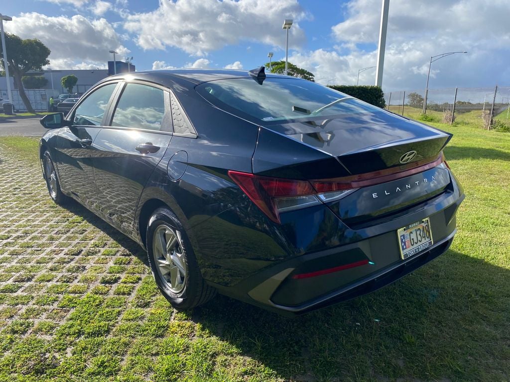 2025 Hyundai Elantra SE