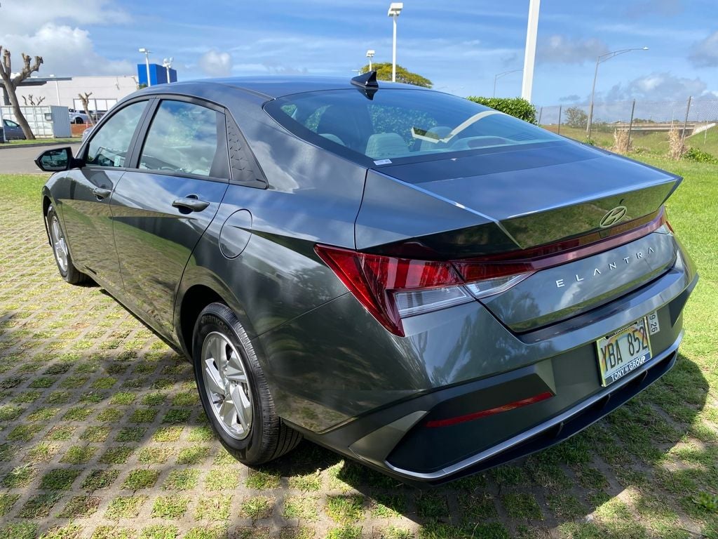 2025 Hyundai Elantra SE