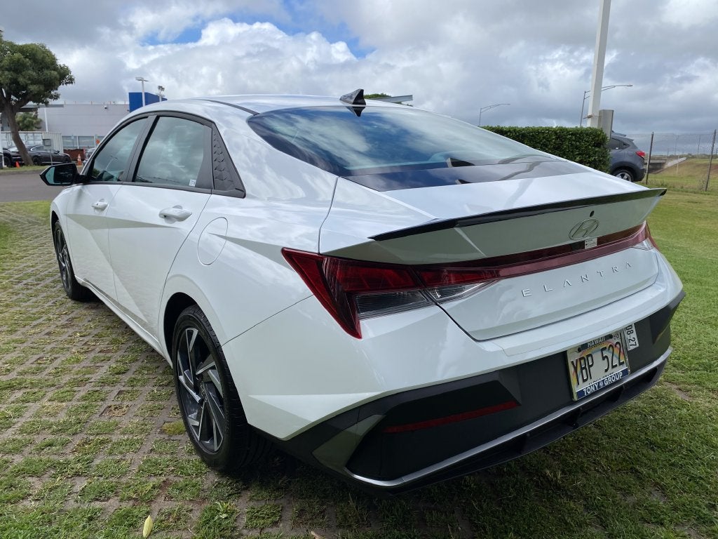 2025 Hyundai Elantra SEL Sport