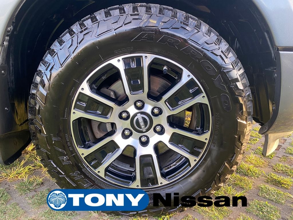 2023 Nissan Titan SV