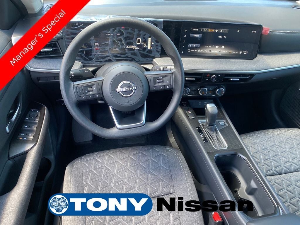 2025 Nissan Kicks SV