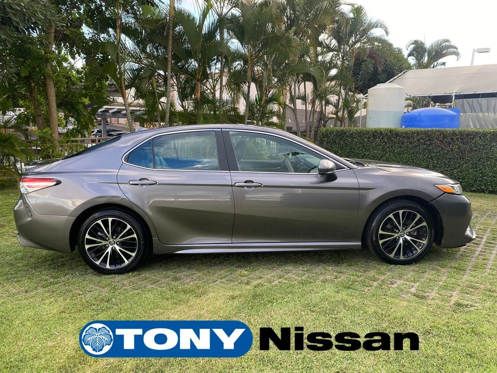 2020 Toyota Camry SE