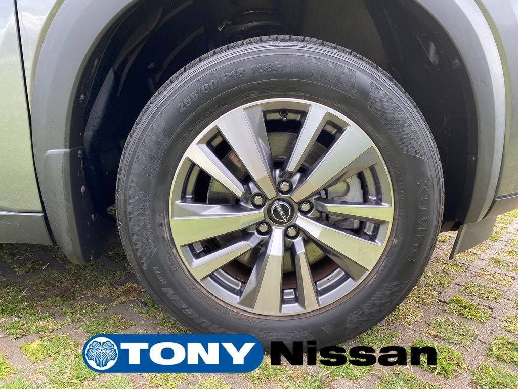 2023 Nissan Pathfinder SL