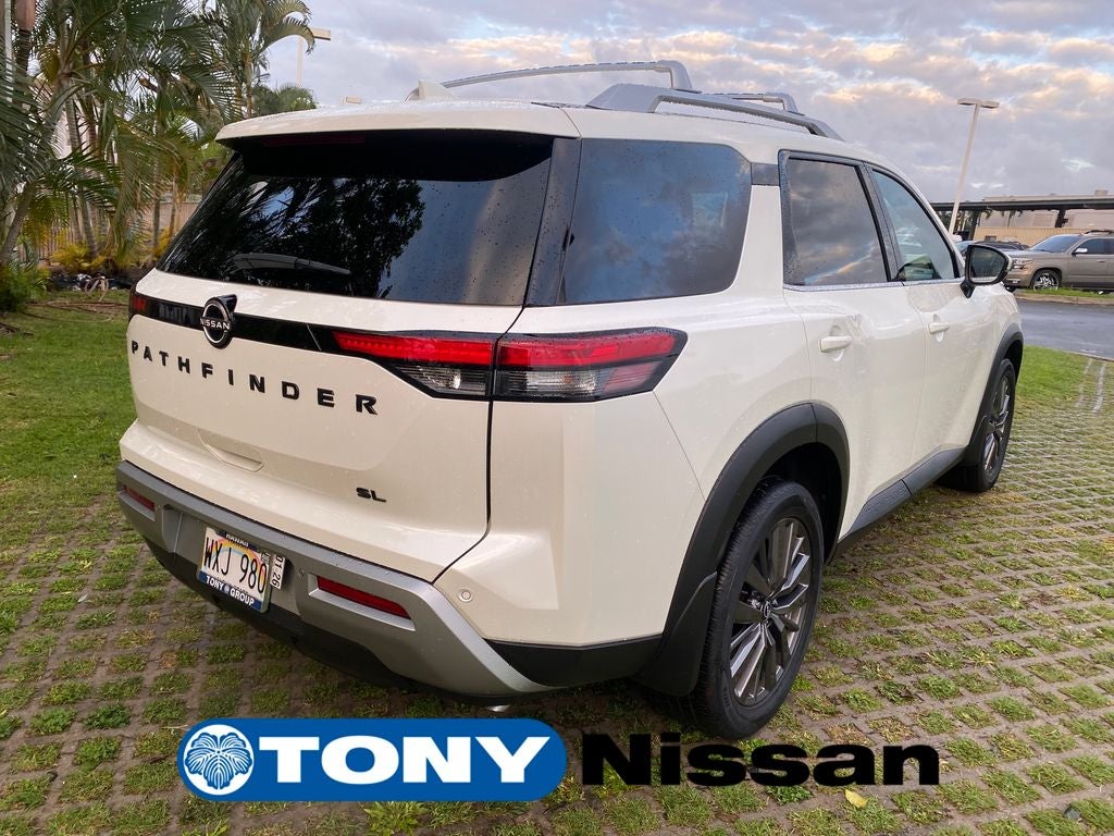 2023 Nissan Pathfinder SL