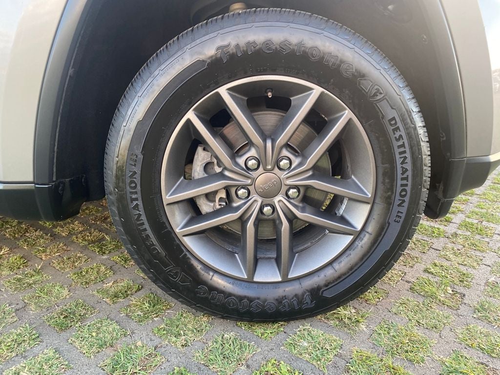 2017 Jeep Grand Cherokee Base