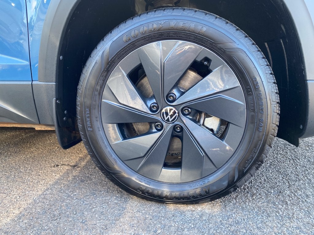 2025 Volkswagen Taos Base
