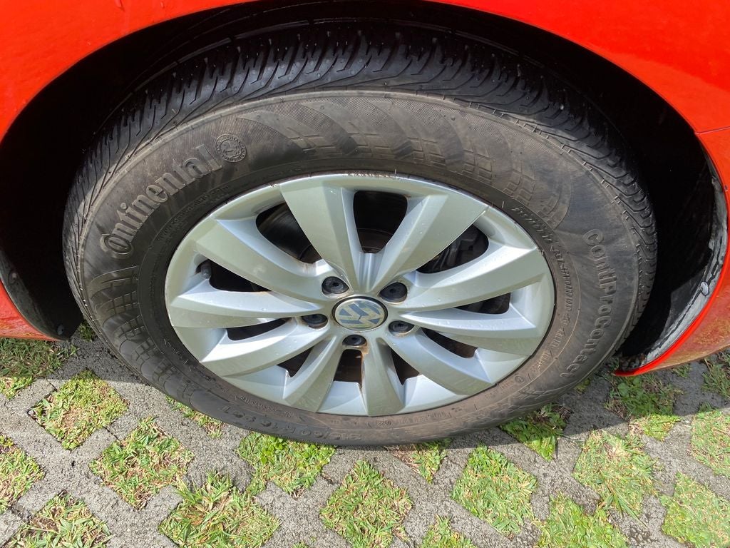 2018 Volkswagen Beetle Base