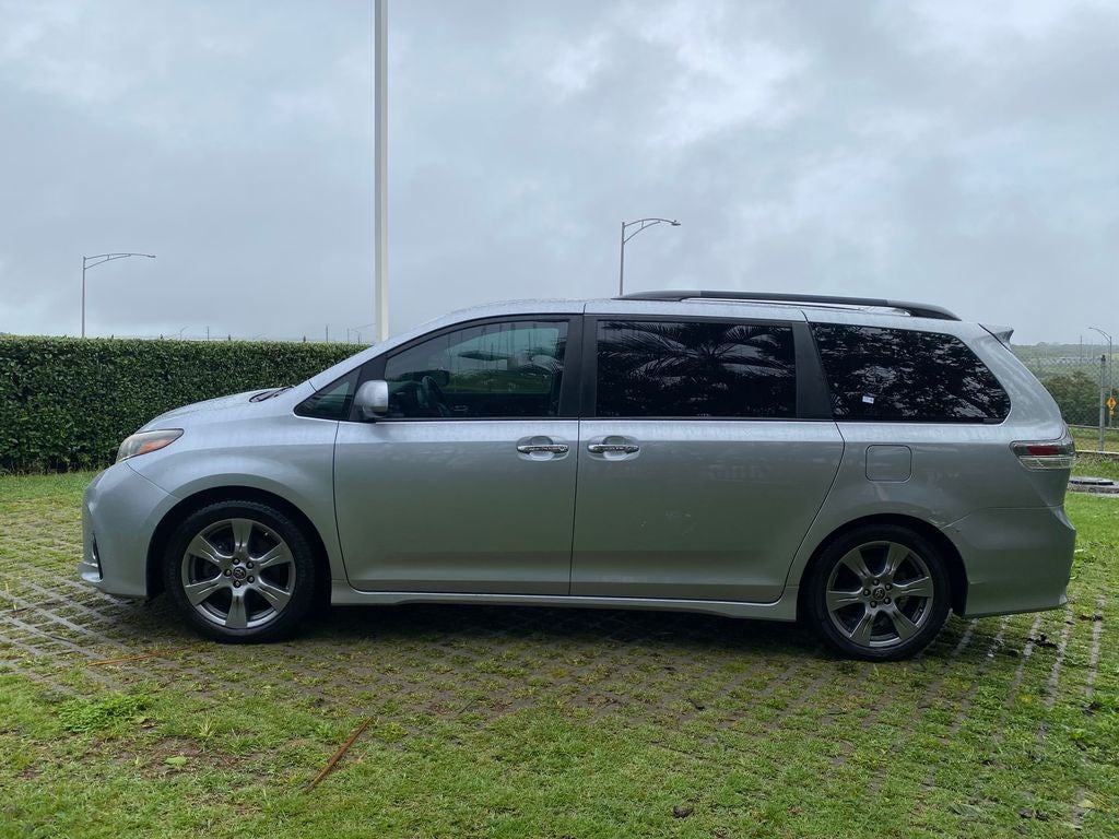 2018 Toyota Sienna Base